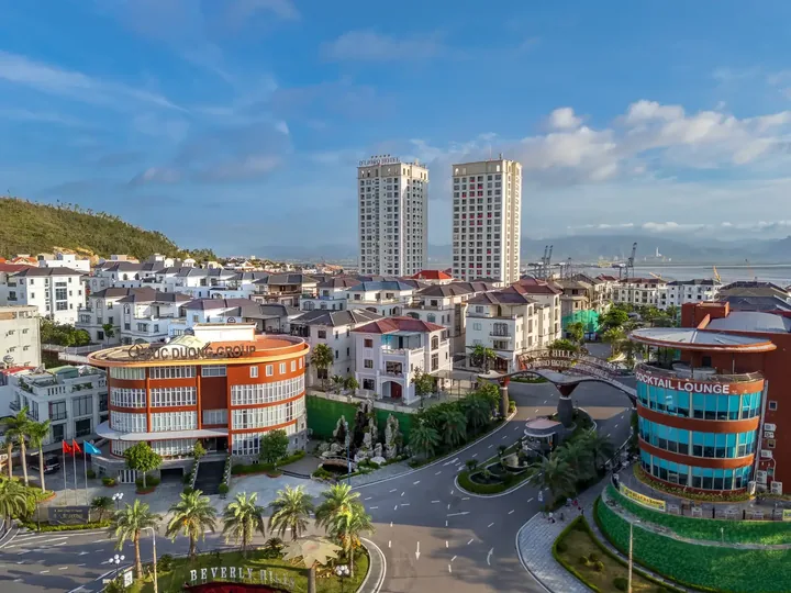 Toàn cảnh khách sạn D'Lioro Hotel & Resort Hạ Long