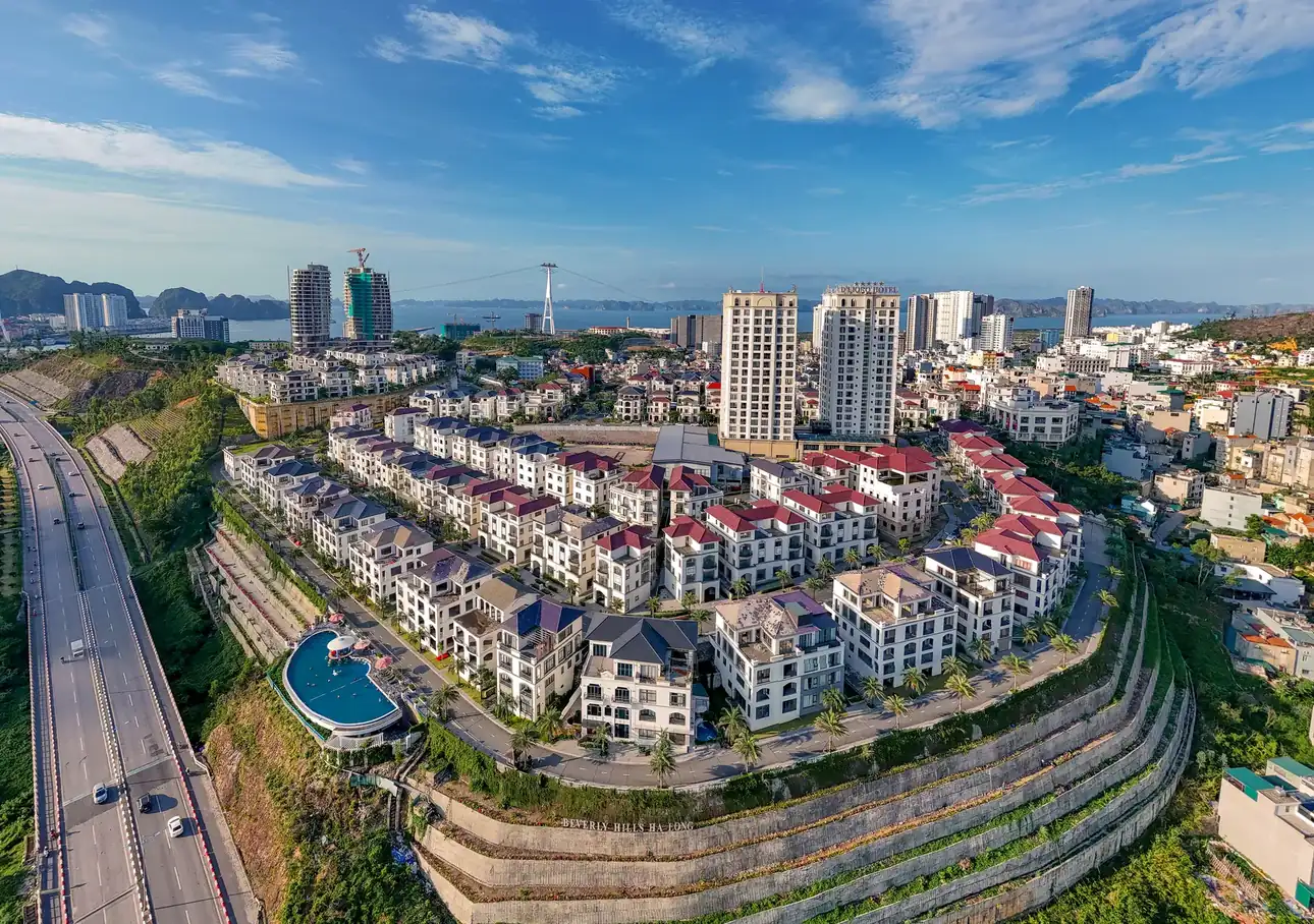 Khu nghỉ dưỡng D'Lioro nhìn từ trên cao
