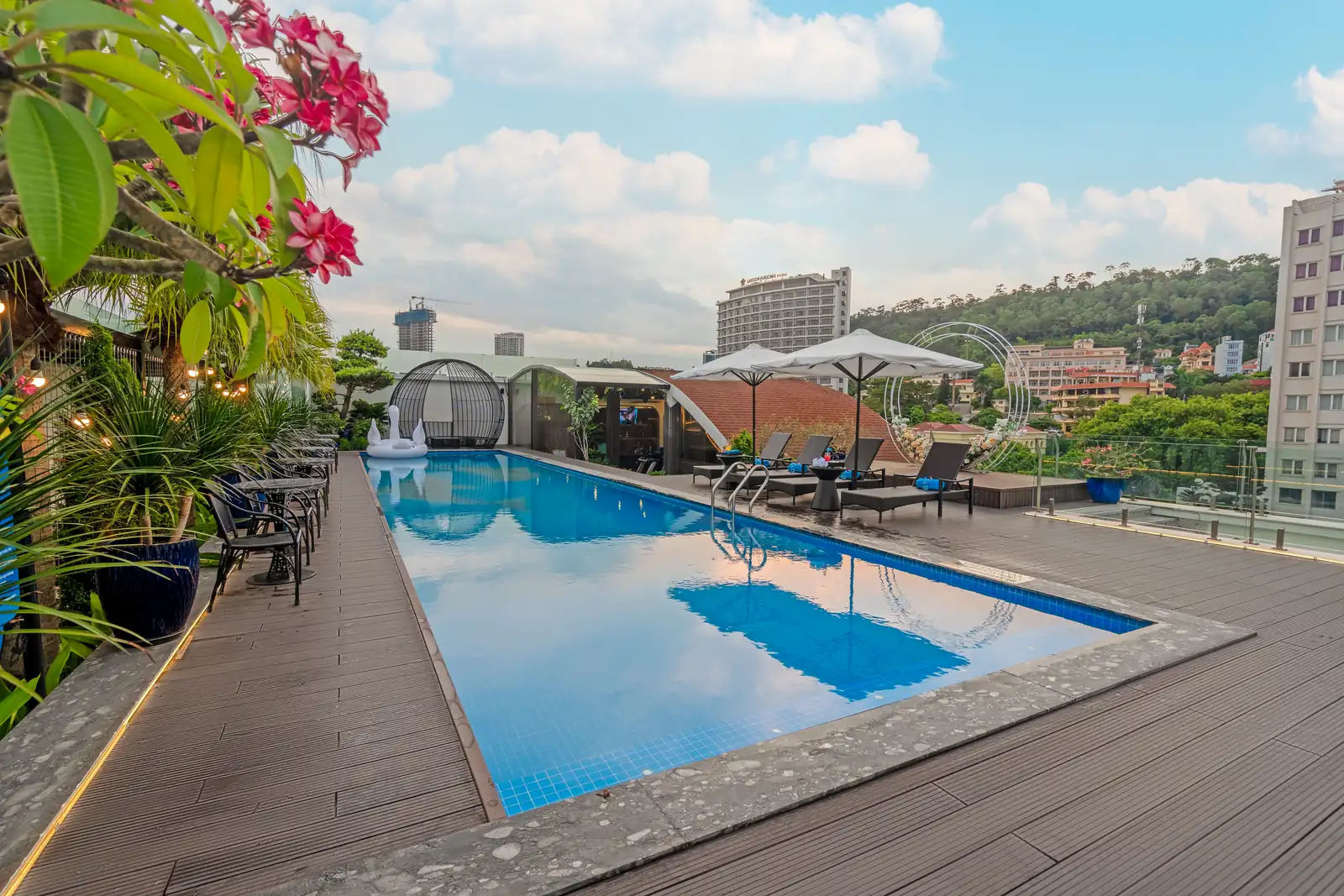 Hồ bơi Khách sạn Grand Fleuve Boutique Hạ Long