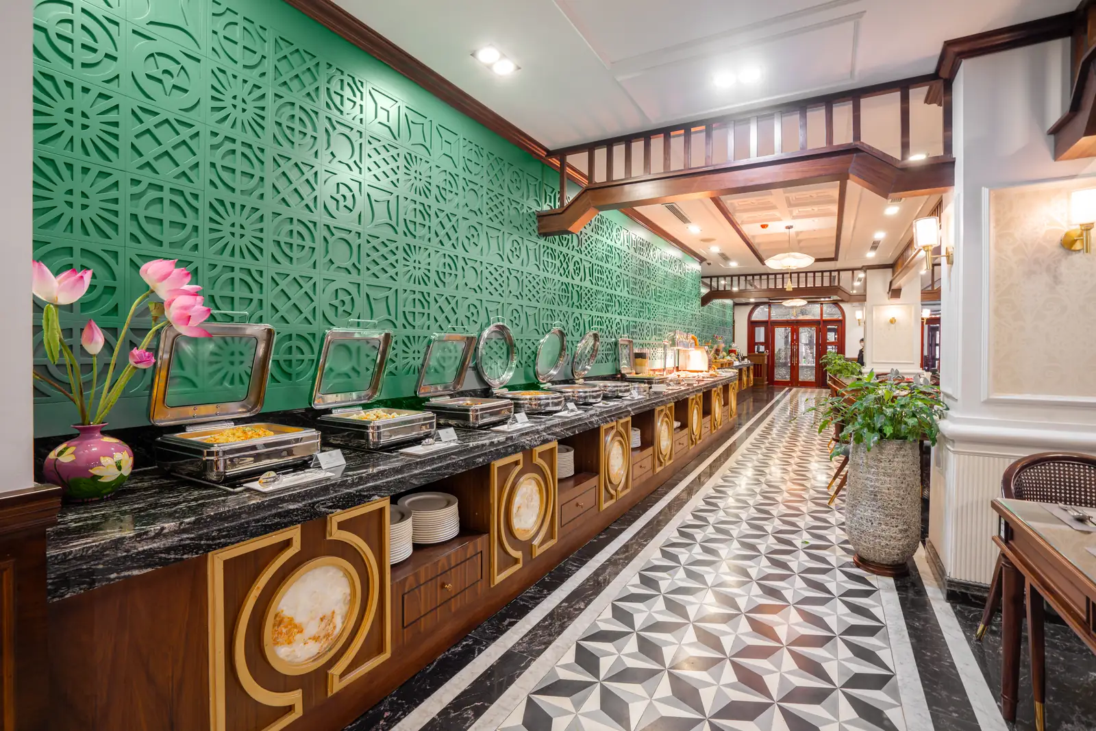 Nhà hàng buffet Khách sạn Grand Fleuve Boutique