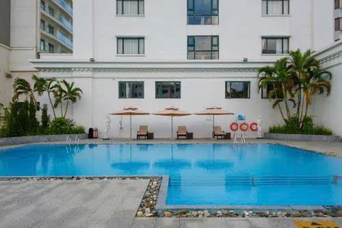 Hồ bơi khách sạn Hạ Long Dream Hotel