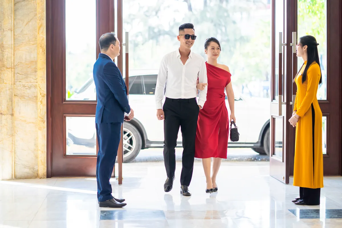 Nhân viên lễ tân khách sạn Hạ Long Dream Hotel