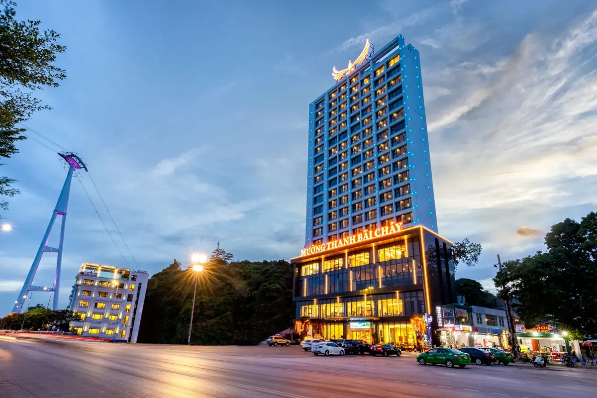 Góc nhìn vịnh Hạ Long từ hạng phòng cao tầng