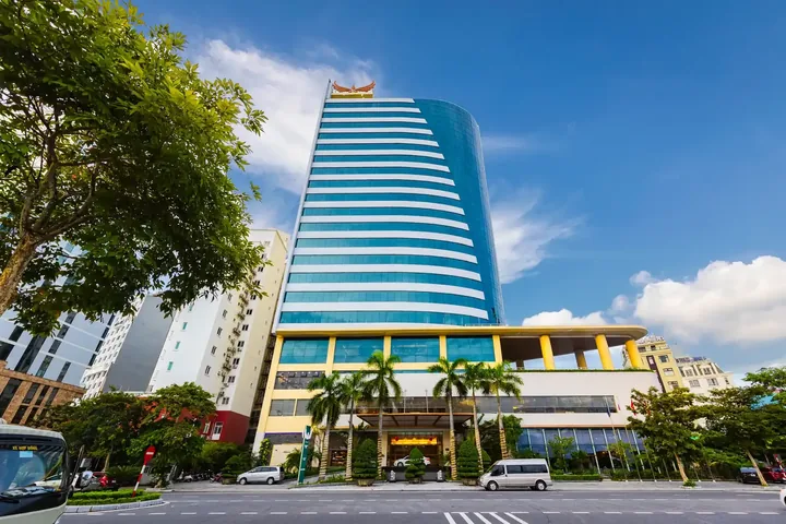 Toàn cảnh khách sạn Mường Thanh Grand Hạ Long