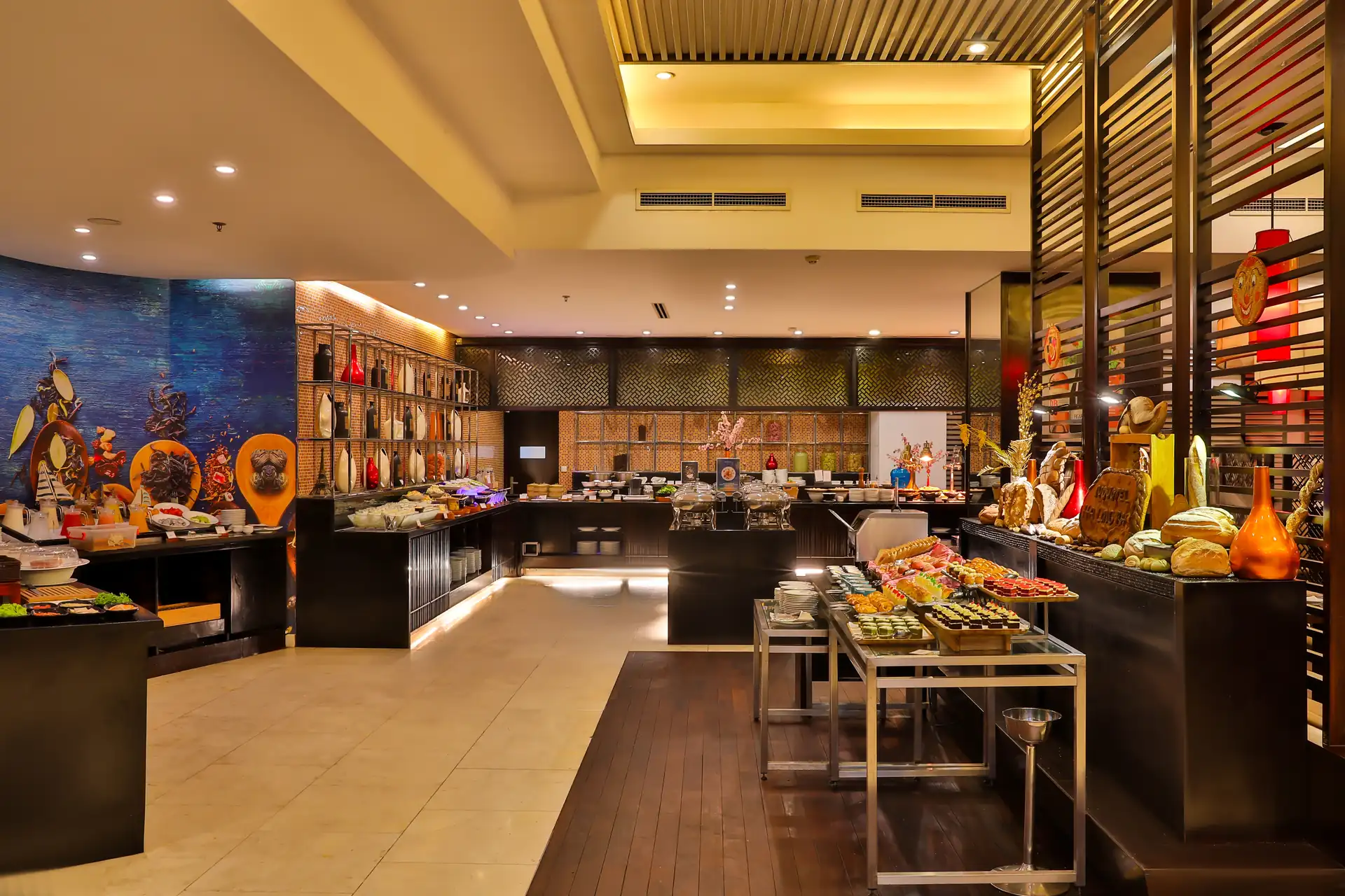 Nhà hàng The Square Novotel Hạ Long Bay