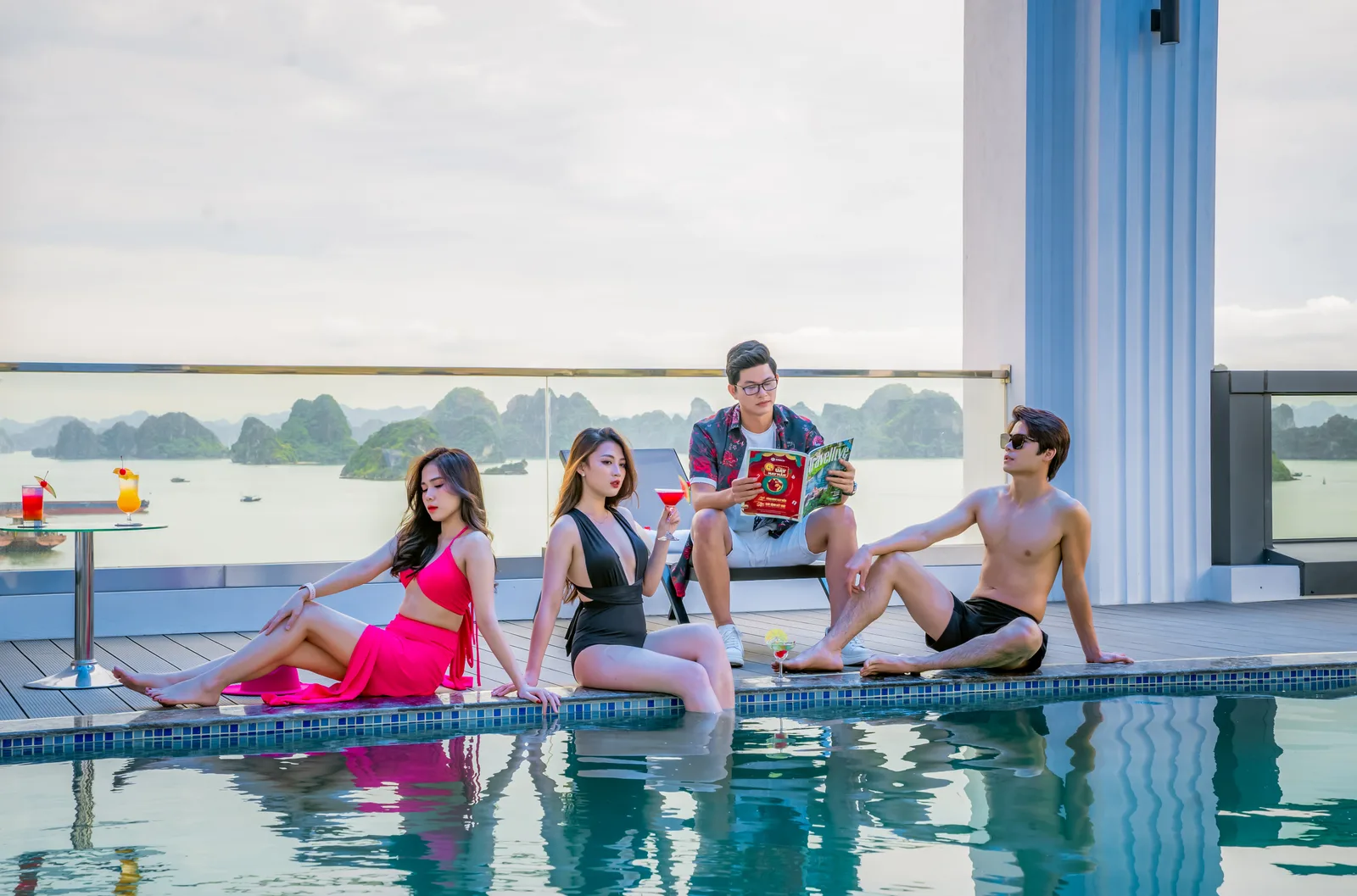 Hồ bơi ngoài trời khách sạn Paddington Hotel Halong Bayview