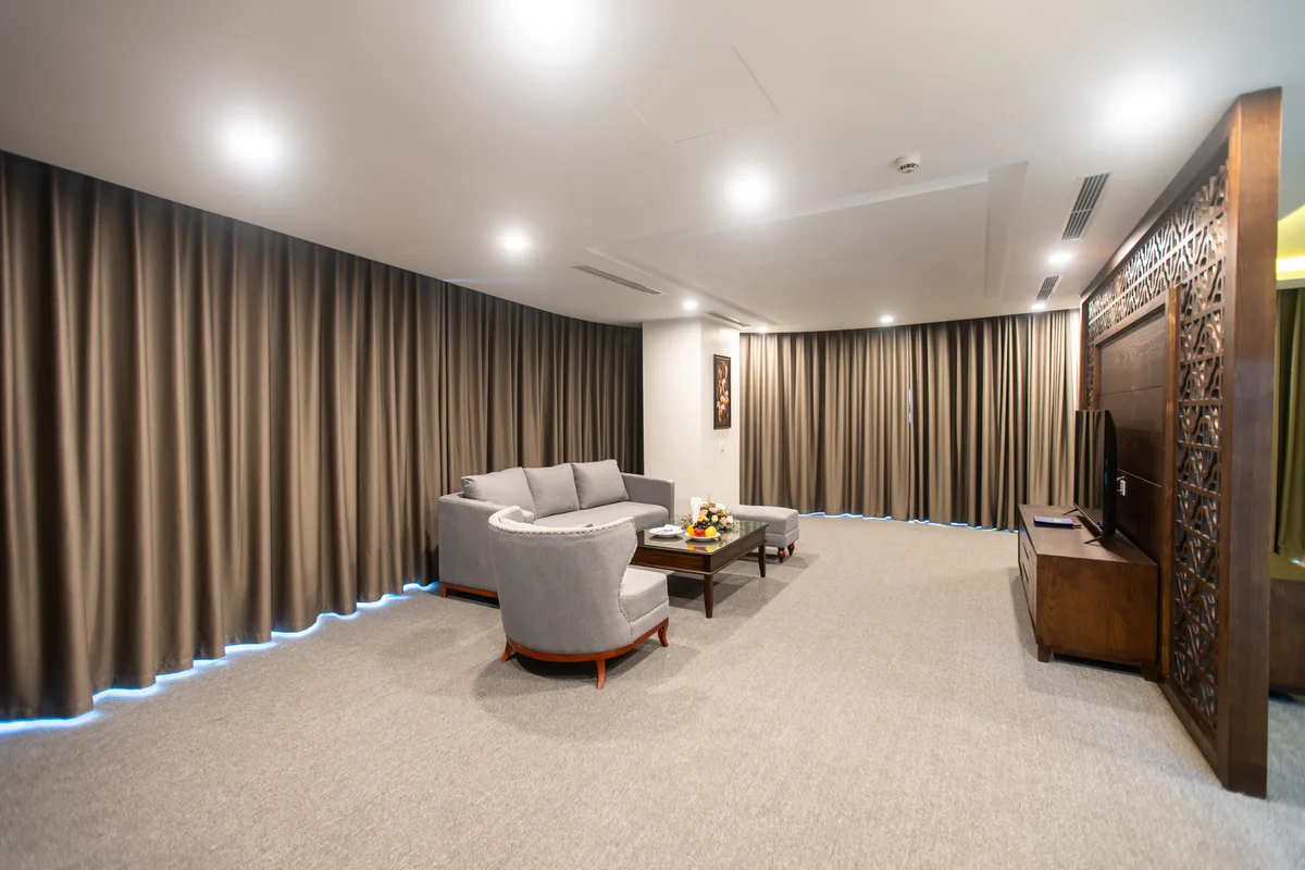 Phòng Suite Khách sạn Peace Hạ Long