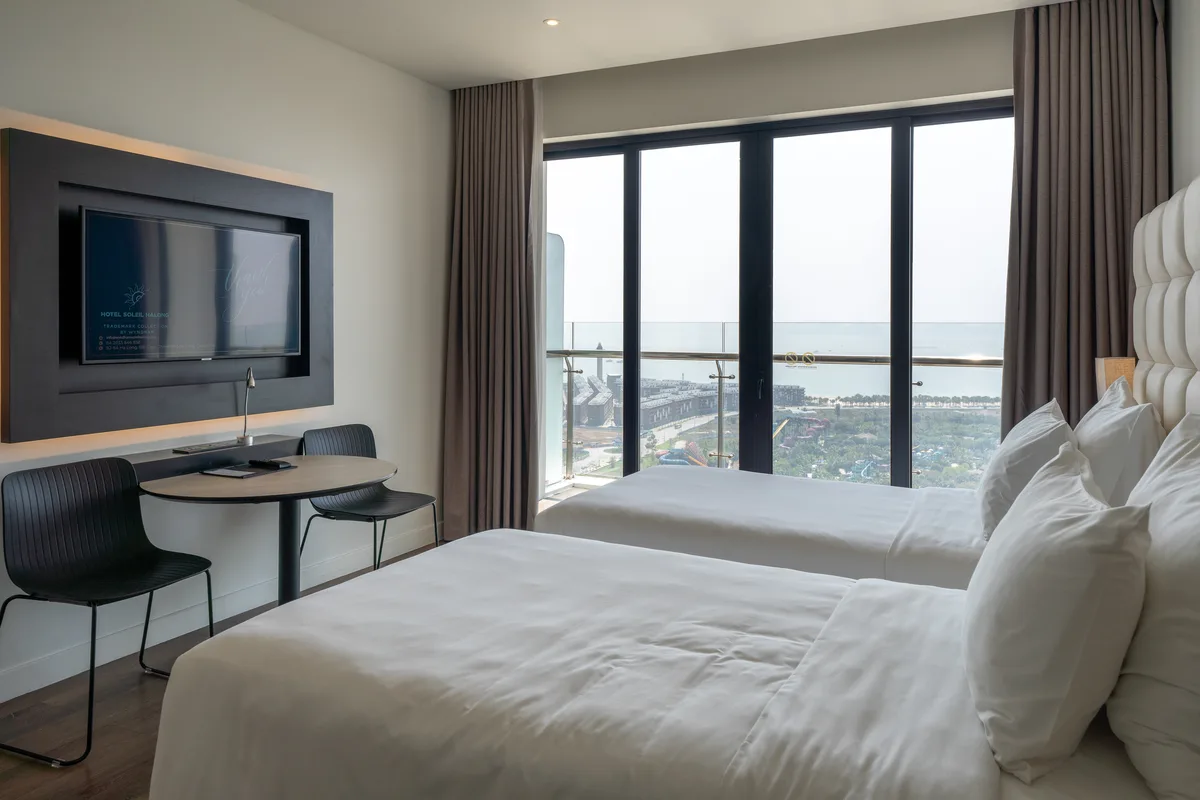 Phòng Deluxe Bay View Soleil Hạ Long