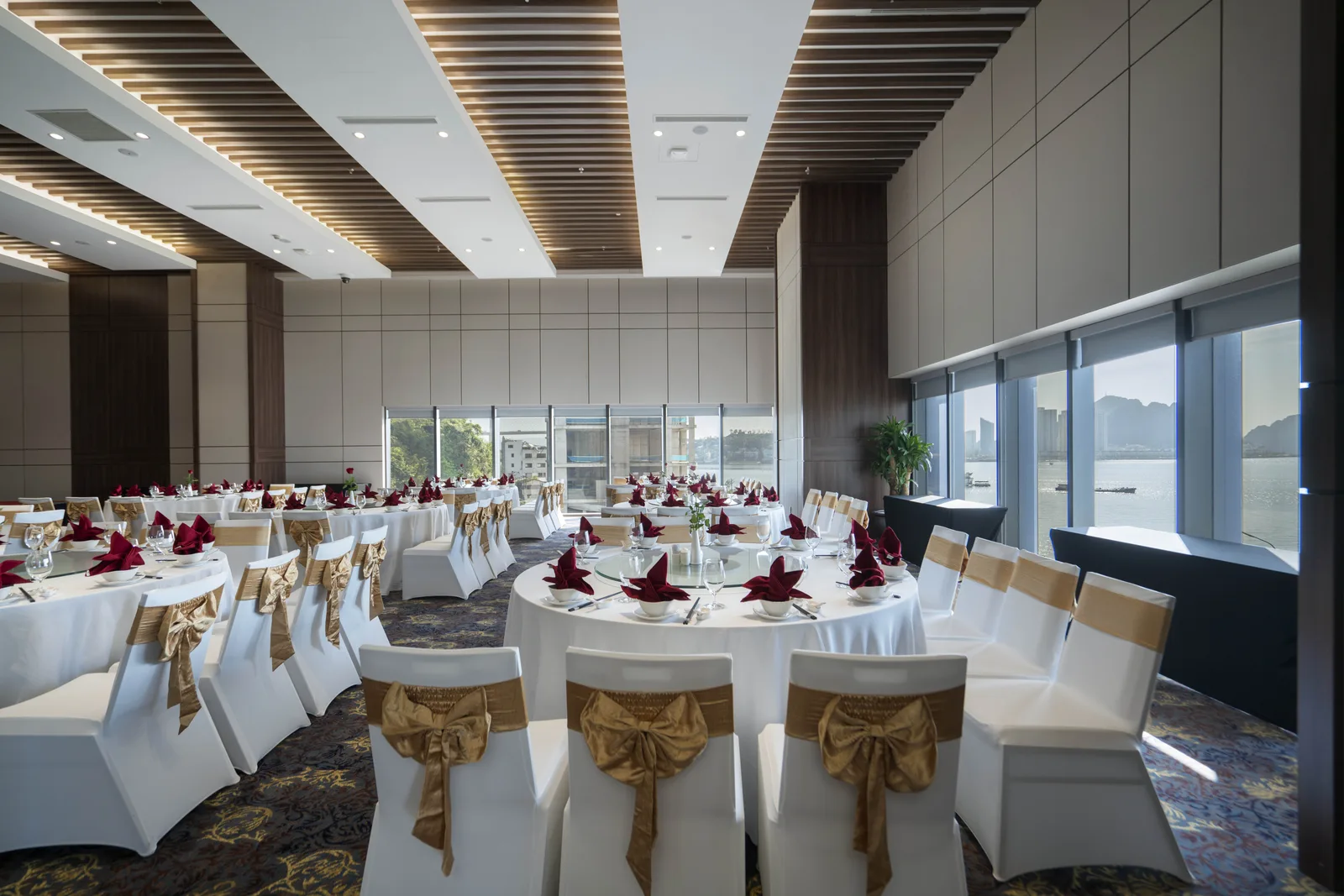 Babylon Ballroom Wyndham Garden Legend Halong tổ chức tiệc cưới hội nghị