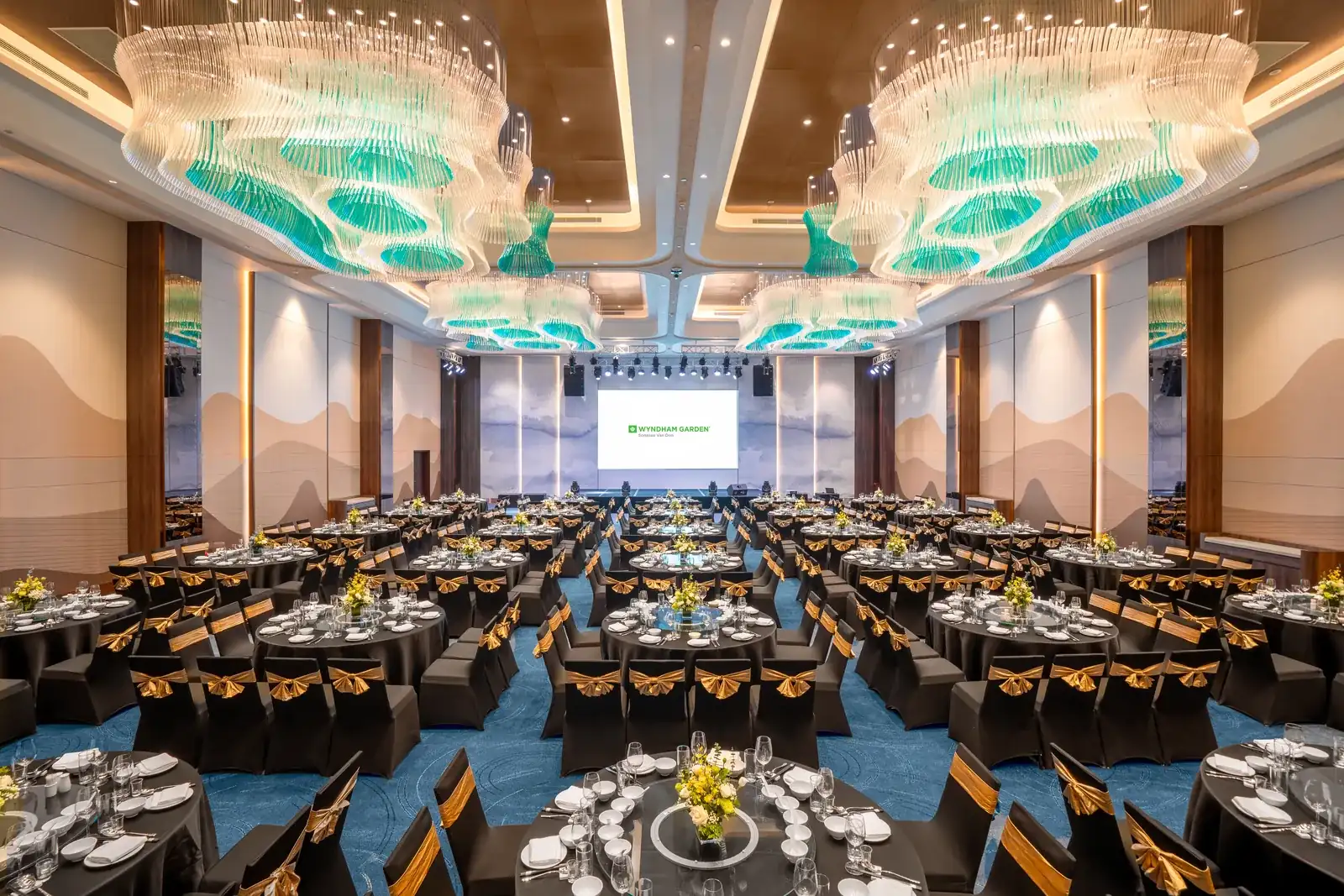 Vân Đồn Ballroom khách sạn Wyndham Garden Sonasea Vân Đồn