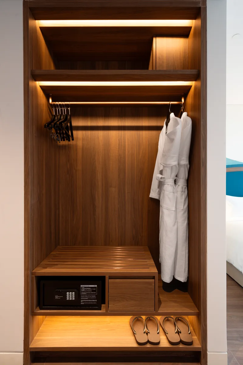 Phòng Premium King Sea View tại Wyndham Garden Sonasea Vân Đồn